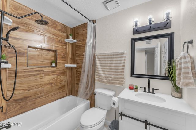 3046 E GLADE Avenue, Mesa, AZ 85204