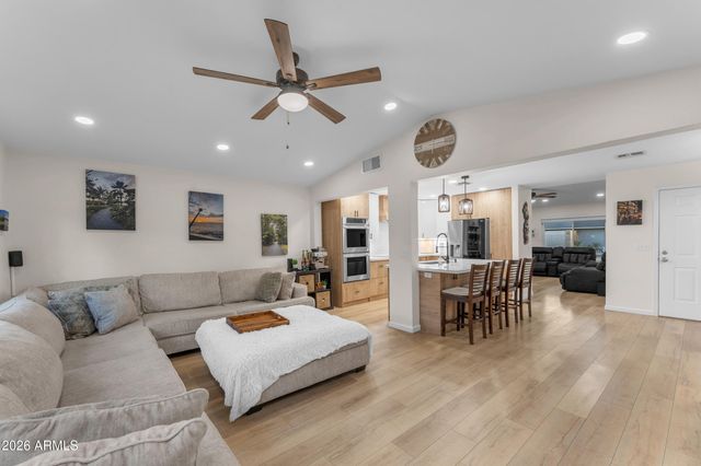 3046 E GLADE Avenue, Mesa, AZ 85204