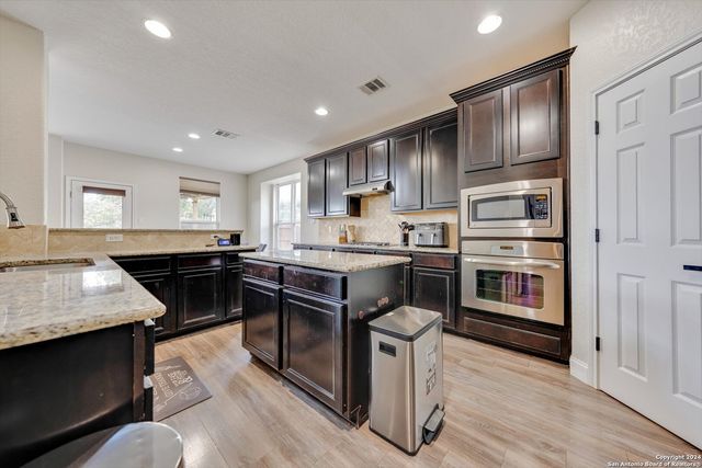 23902 Alpine Ldg, San Antonio, TX 78258