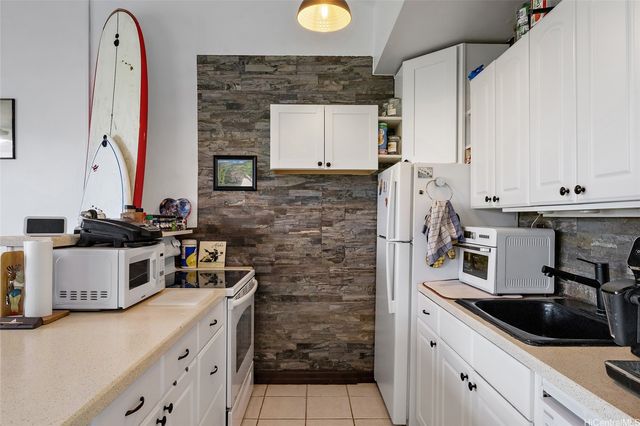 84-687 Ala Mahiku Street 27122C, Waianae, HI 96792