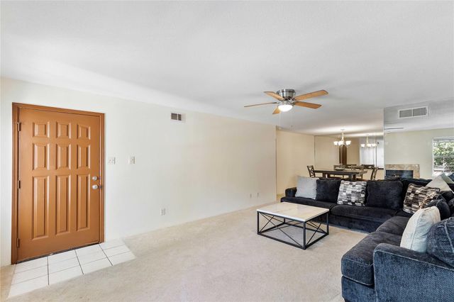 9700 Leawood Boulevard 404, Houston, TX 77099
