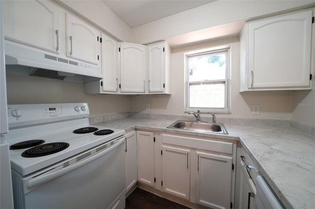 2312 32ND AVENUE N, St Petersburg, FL 33713