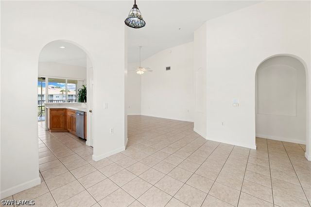3059 Horizon LN 1602, Naples, FL 34109
