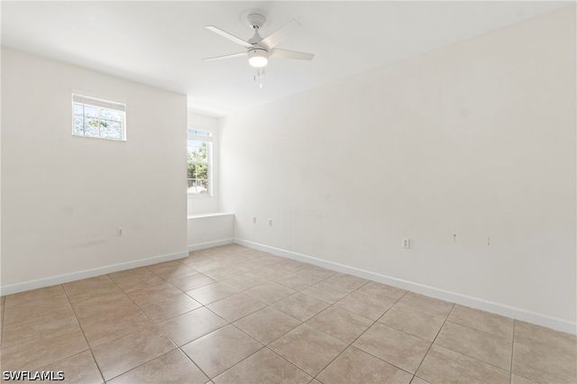 3059 Horizon LN 1602, Naples, FL 34109