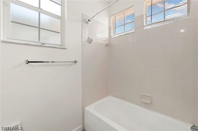 3059 Horizon LN 1602, Naples, FL 34109
