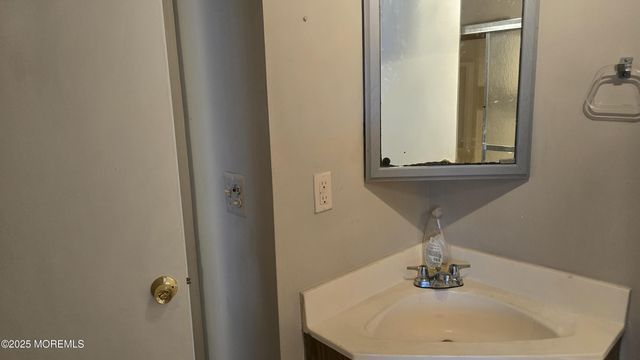 131 Veeder Lane, Bayville, NJ 08721