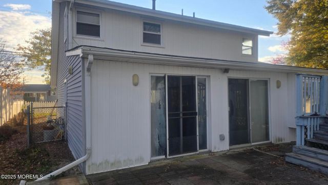 131 Veeder Lane, Bayville, NJ 08721