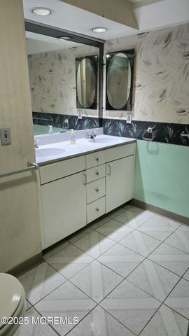 131 Veeder Lane, Bayville, NJ 08721