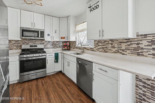 88 Curtis Place, Toms River, NJ 08753
