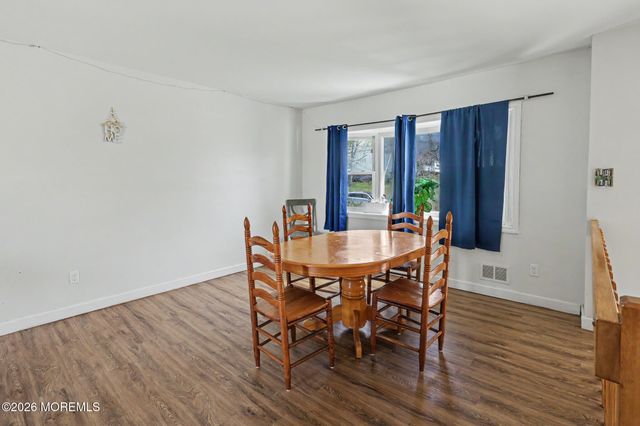 88 Curtis Place, Toms River, NJ 08753