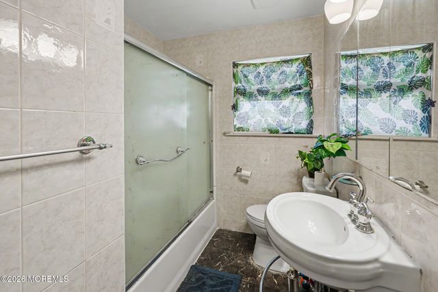 88 Curtis Place, Toms River, NJ 08753