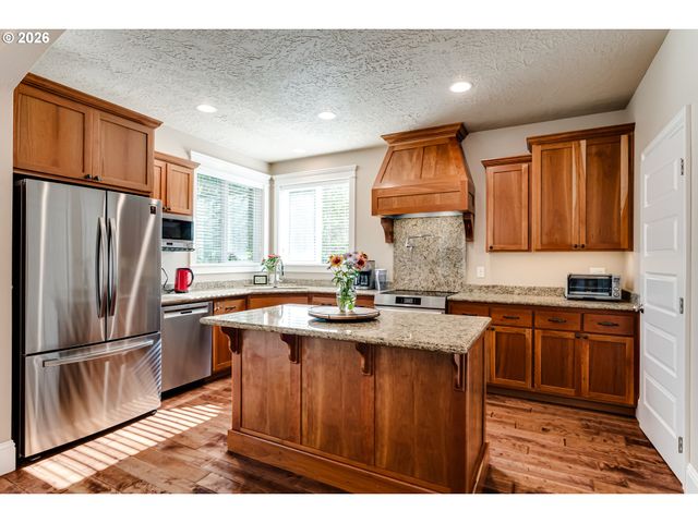 3411 TIMBERBROOK Way, Eugene, OR 97405