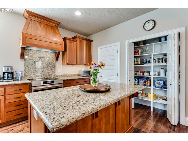 3411 TIMBERBROOK Way, Eugene, OR 97405