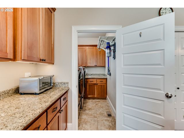 3411 TIMBERBROOK Way, Eugene, OR 97405