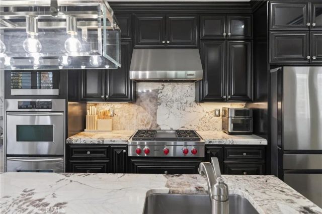 2634 Old Windmill Court, Riverside, CA 92503