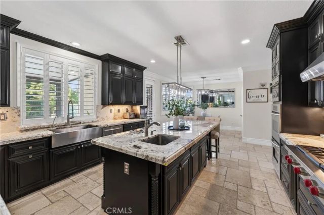 2634 Old Windmill Court, Riverside, CA 92503