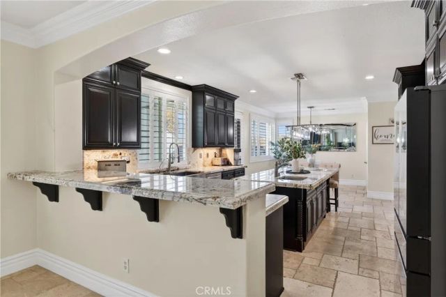 2634 Old Windmill Court, Riverside, CA 92503