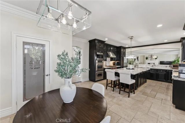 2634 Old Windmill Court, Riverside, CA 92503