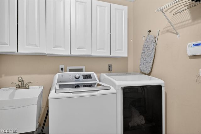 5203 Pelican BLVD, Cape Coral, FL 33914