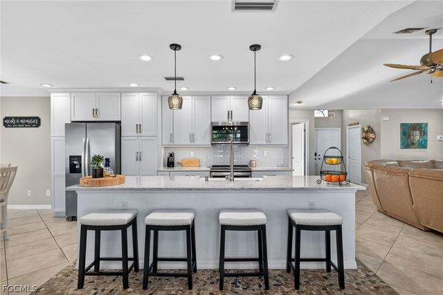 5203 Pelican BLVD, Cape Coral, FL 33914