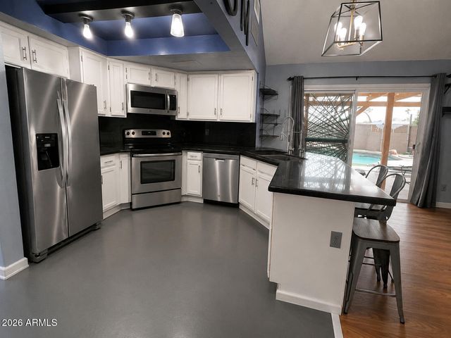 7839 W CANTERBURY Drive, Peoria, AZ 85345