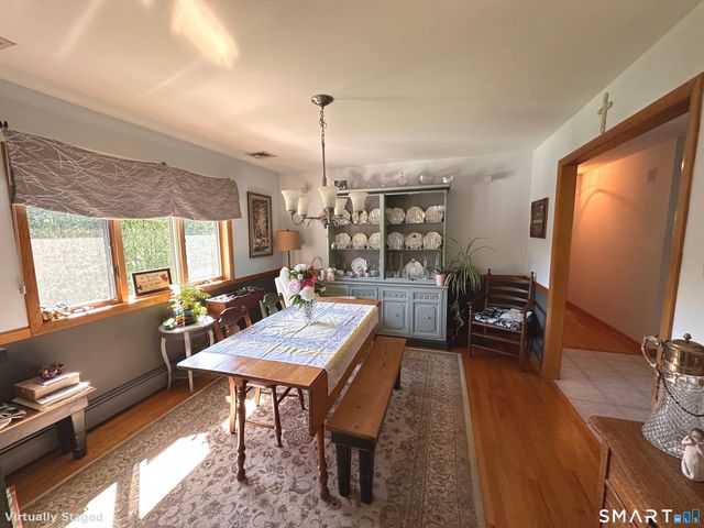36 Marks Court, Branford, CT 06405