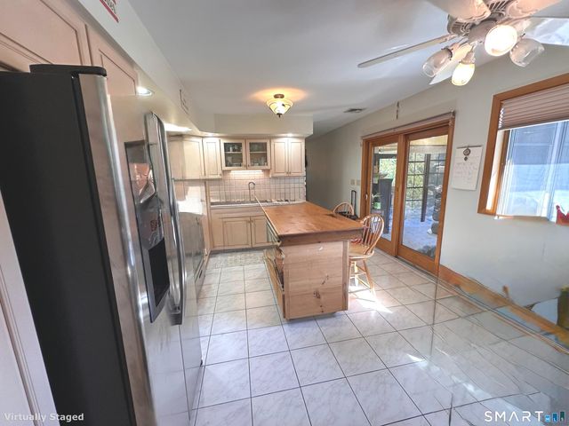 36 Marks Court, Branford, CT 06405