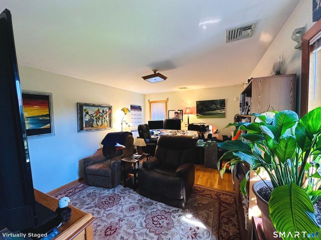 36 Marks Court, Branford, CT 06405