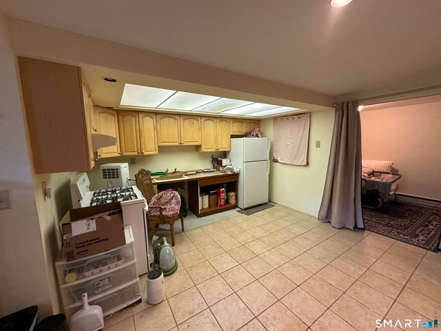 36 Marks Court, Branford, CT 06405