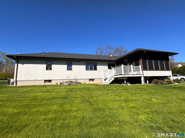 36 Marks Court, Branford, CT 06405