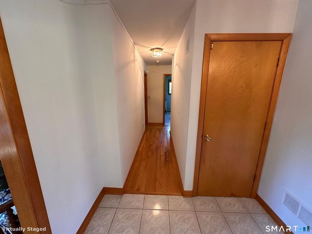 36 Marks Court, Branford, CT 06405