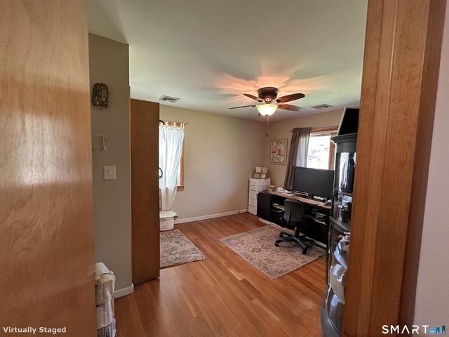36 Marks Court, Branford, CT 06405