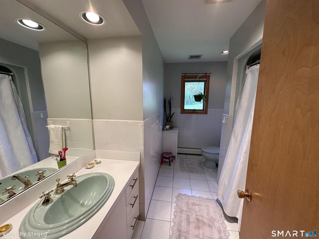 36 Marks Court, Branford, CT 06405