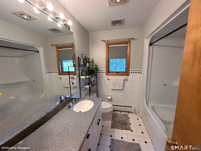 36 Marks Court, Branford, CT 06405