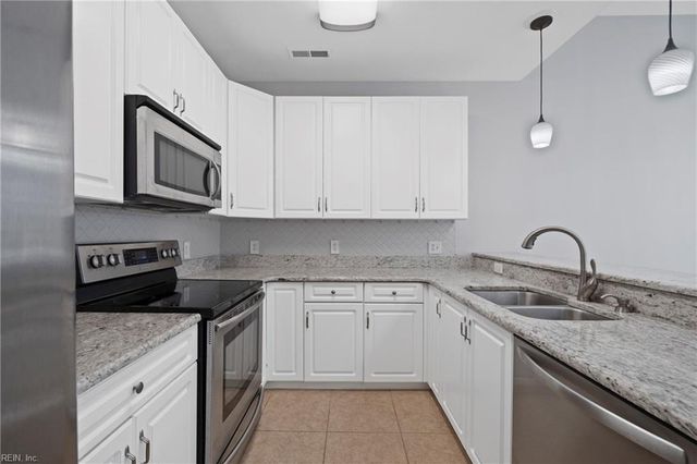 405 Hidden Shores Ct Apt 104, Virginia Beach, VA 23454