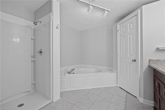 405 Hidden Shores Ct Apt 104, Virginia Beach, VA 23454