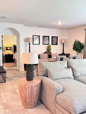 668 Old Country Road SE, Palm Bay, FL 32909