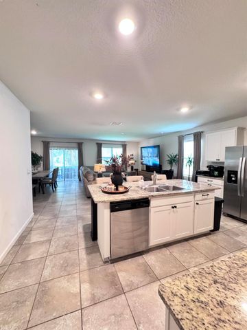 668 Old Country Road SE, Palm Bay, FL 32909