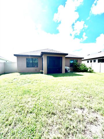 668 Old Country Road SE, Palm Bay, FL 32909