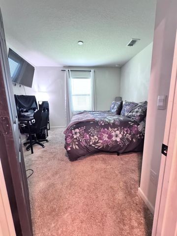 668 Old Country Road SE, Palm Bay, FL 32909