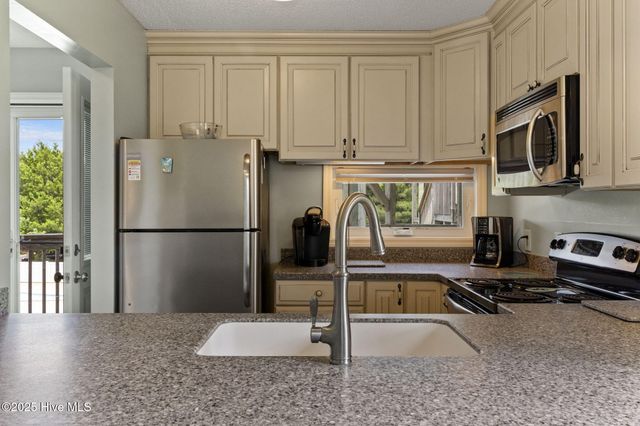 8801 Reed Drive 105 N, Emerald Isle, NC 28594