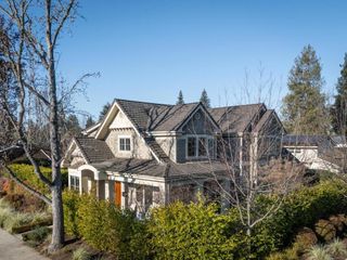 740 Windsor Drive, Menlo Park, CA 94025