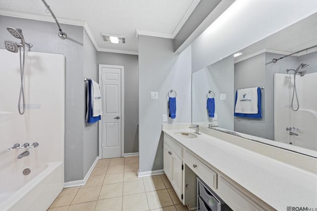 242 Highland Creek Pkwy, Baton Rouge, LA 70808