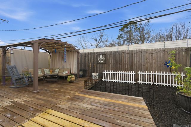 242 Highland Creek Pkwy, Baton Rouge, LA 70808