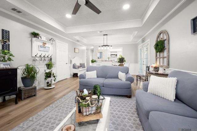 242 Highland Creek Pkwy, Baton Rouge, LA 70808