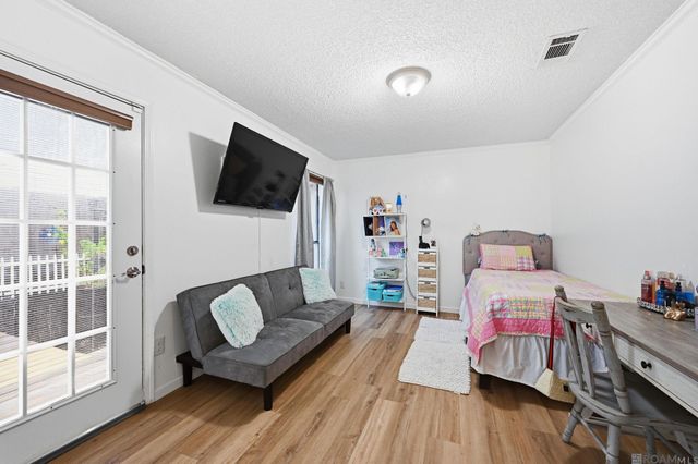 242 Highland Creek Pkwy, Baton Rouge, LA 70808