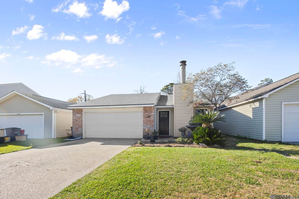 242 Highland Creek Pkwy, Baton Rouge, LA 70808