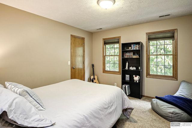 1421 S 175 Avenue, Omaha, NE 68130
