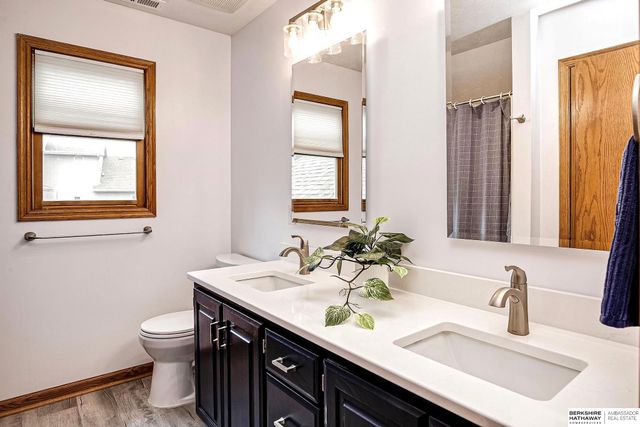 1421 S 175 Avenue, Omaha, NE 68130