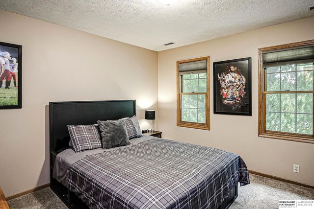 1421 S 175 Avenue, Omaha, NE 68130